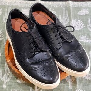 Clarks Men's Black wingtip sneakers size 9.5, (see linked video)